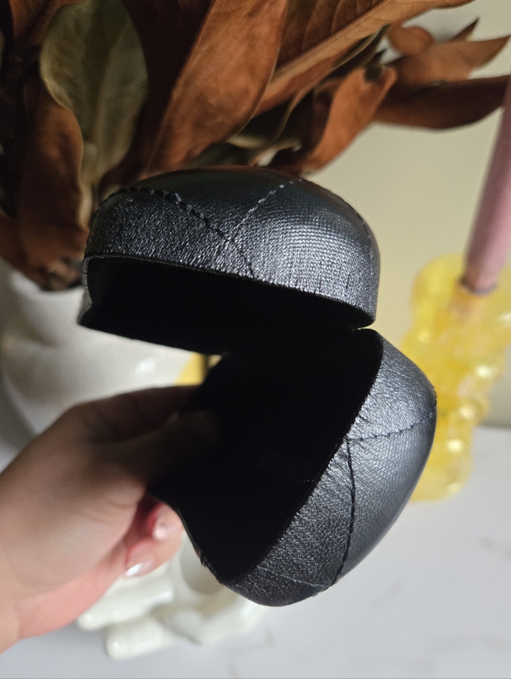 GUC Chanel Black Quilted Leather Sunglasses Case - Picture 5 of 9
